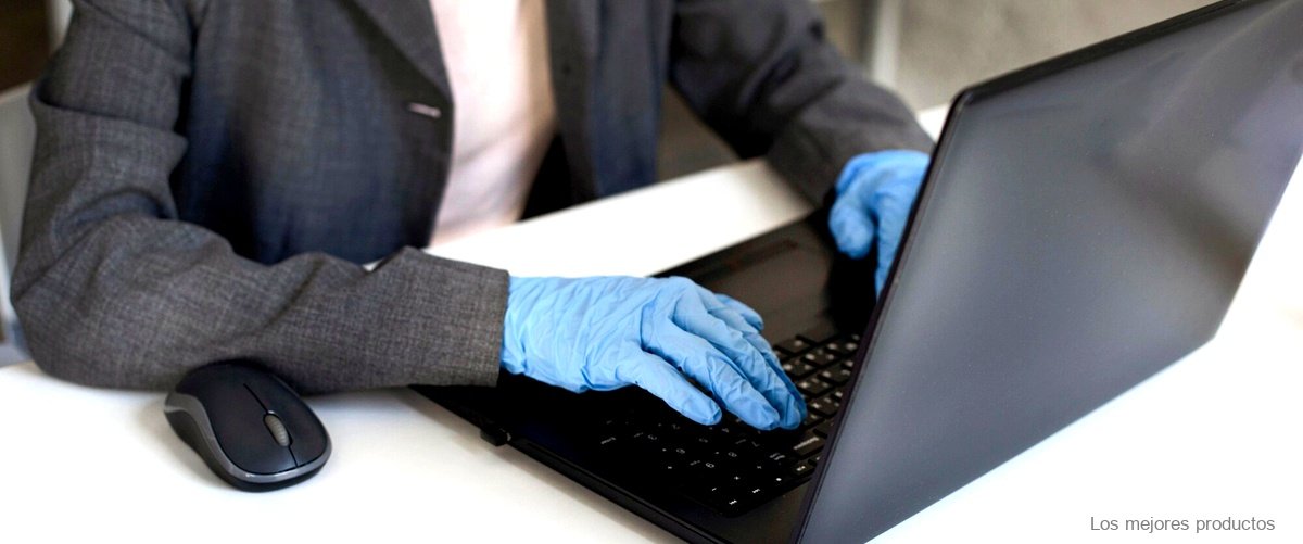 Cuida tus manos con los guantes ideales para trabajar en el ordenador