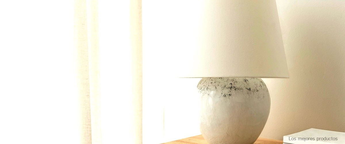 Ilumina tu hogar con estilo: descubre las lámparas de pie de Hipercor